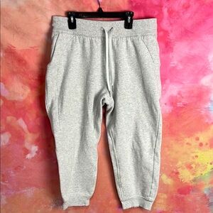 lululemon size 10 Scuba high rised cropped joggers